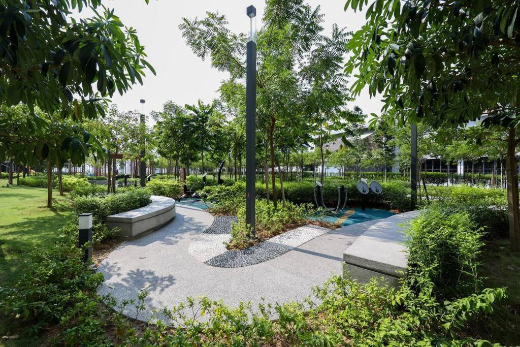 M Vertica Kl Apartment